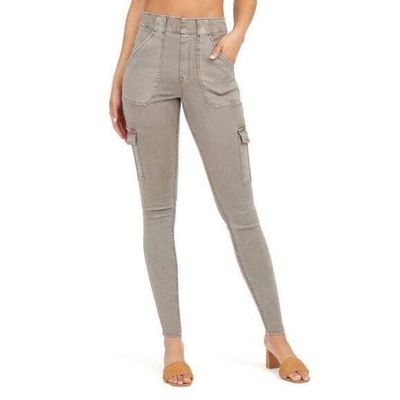 Spanx Stretch Twill Ankle Cargo Pants in Gray Size Medium - Picture 1 of 4